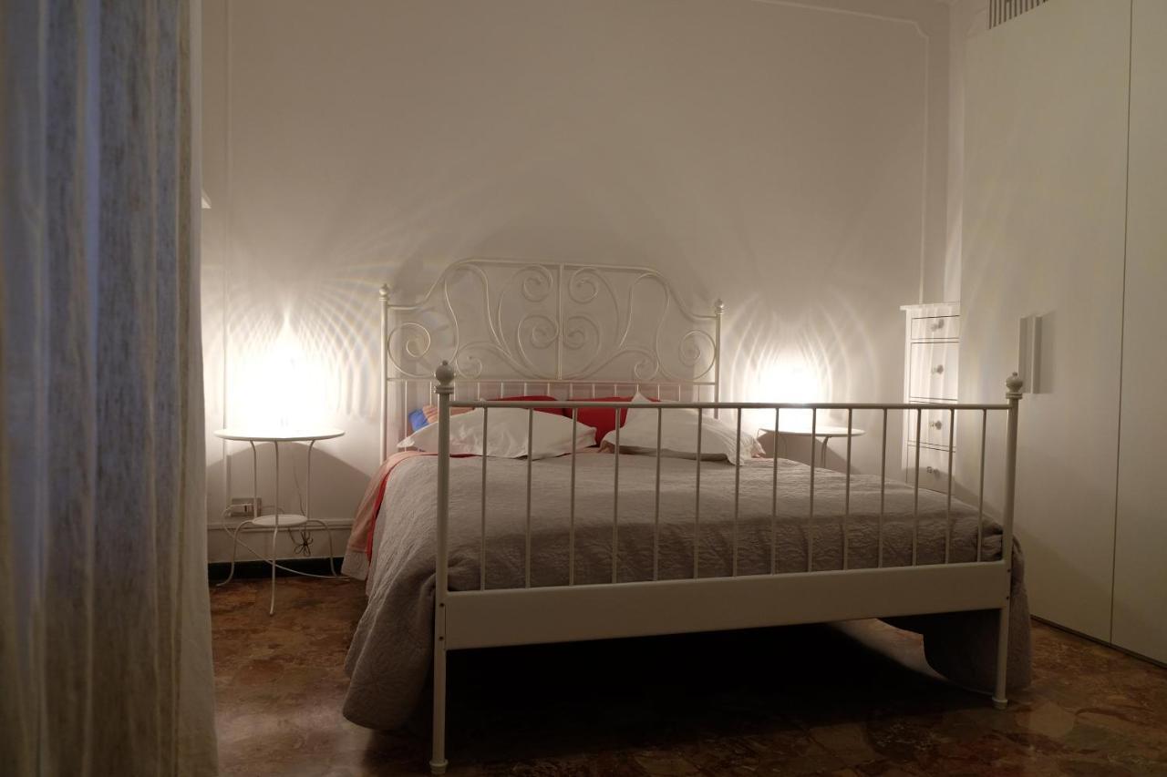 Spaziosa Matrimoniale Nel Centro Di Modena 아파트 외부 사진